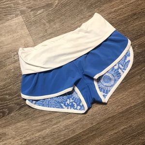 Lululemon Size 2 Flip Out Blue Reversible Shorts